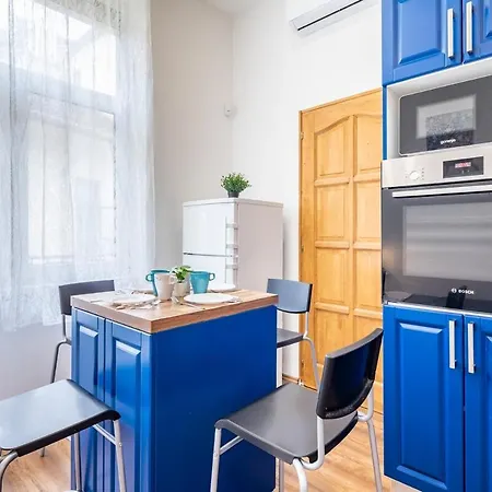 Apartament Star House In The